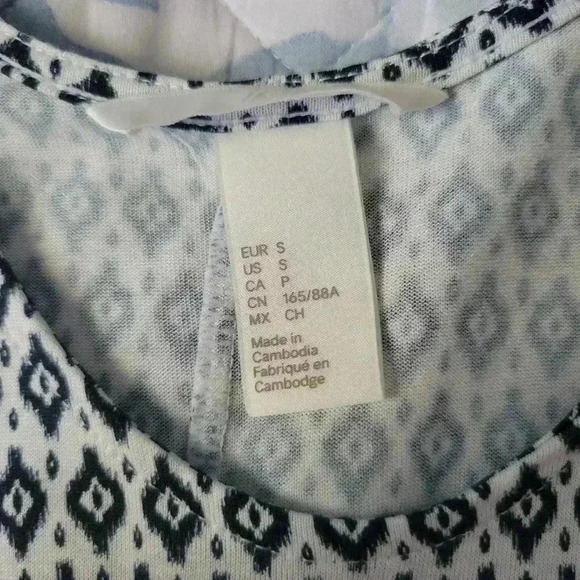 H&M size small flowy dress - Picture 2 of 3